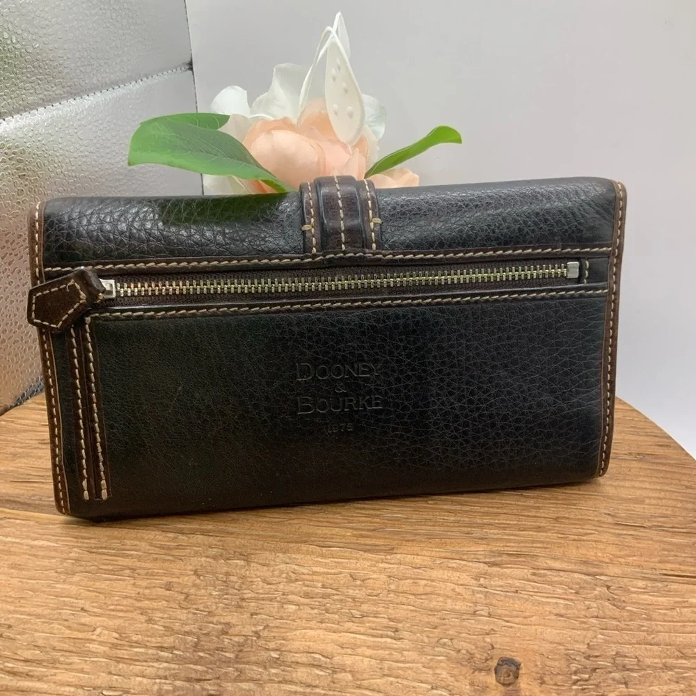 Dooney & Bourke Pebbled Distressed Vintage Leather Full Size Wallet